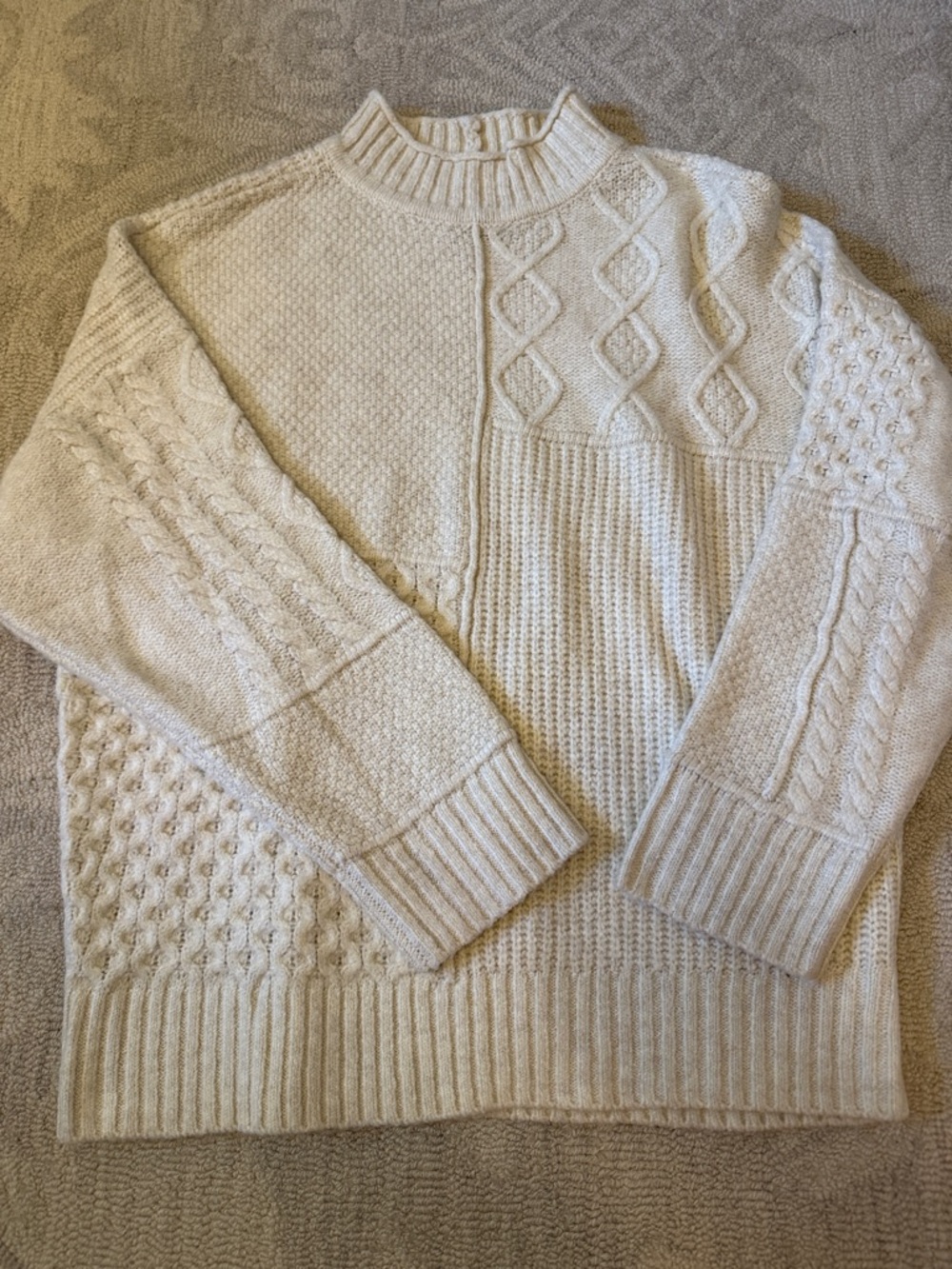 American Eagle women’s Cream Cable-Knit Sweater large